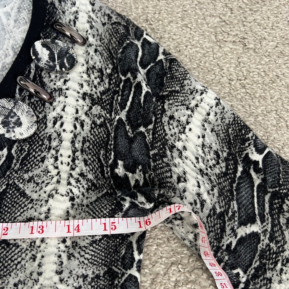 Boston Proper Black/White Python Snake Print V-ne… - image 14